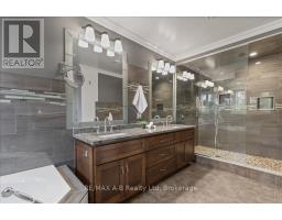 151 HURON ROAD - 38