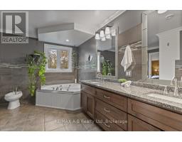 151 HURON ROAD - 39