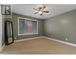 151 HURON ROAD - 40