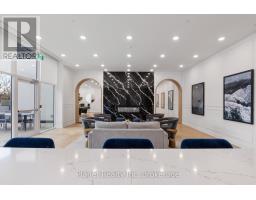 712 - 71 WYNDHAM STREET S - 29