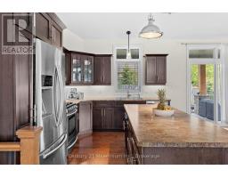 46 FENTON DRIVE - 14