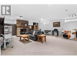 46 FENTON DRIVE - 31