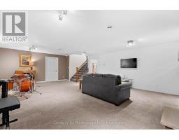 46 FENTON DRIVE - 33