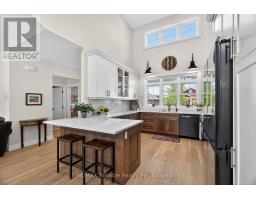 14 THIMBLEWEED DRIVE - 8