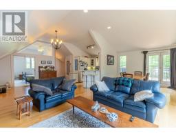 76 LONDON ROAD W - 18