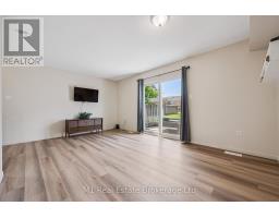 27 - 124 GOSLING GARDENS - 10