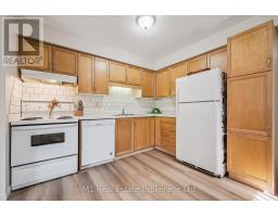 27 - 124 GOSLING GARDENS - 14