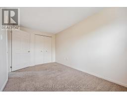 27 - 124 GOSLING GARDENS - 24