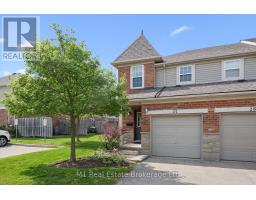 27 - 124 GOSLING GARDENS - 3