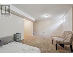 27 - 124 GOSLING GARDENS - 31