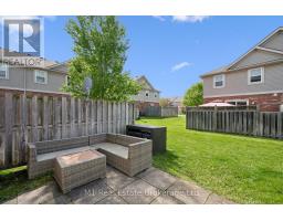 27 - 124 GOSLING GARDENS - 38