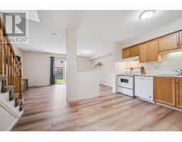27 - 124 GOSLING GARDENS - 8
