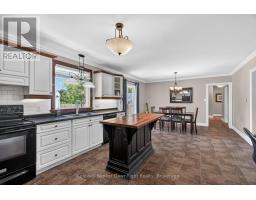 116 SANDERS STREET E - 17