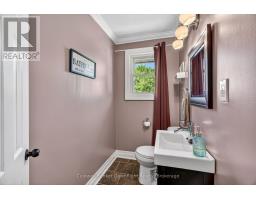 116 SANDERS STREET E - 19