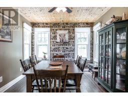 272 JOHN STREET N - 8