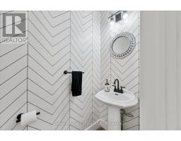 52 STIRLING MACGREGOR DRIVE - 18