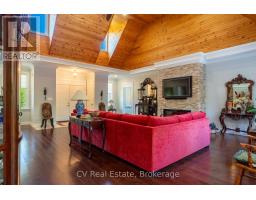 180 ST. EDMUNDS CRESCENT - 24