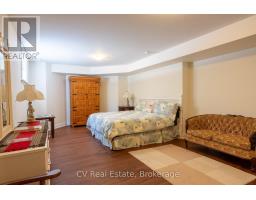 180 ST. EDMUNDS CRESCENT - 40