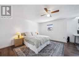 23 - 151 CLAIRFIELDS DRIVE E - 19