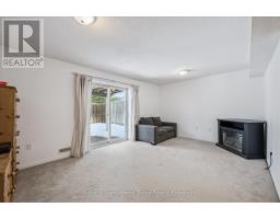 23 - 151 CLAIRFIELDS DRIVE E - 25