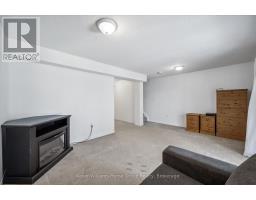23 - 151 CLAIRFIELDS DRIVE E - 27