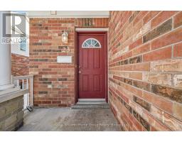 23 - 151 CLAIRFIELDS DRIVE E - 3