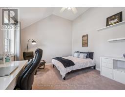 3 DUNDAS STREET W - 27