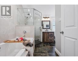 3 DUNDAS STREET W - 28