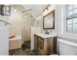 3 DUNDAS STREET W - 29