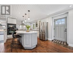 3 DUNDAS STREET W - 8