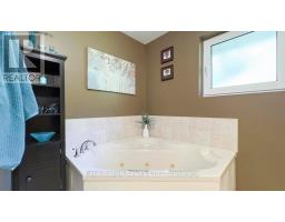 201 SHADYWOOD CRESCENT - 13