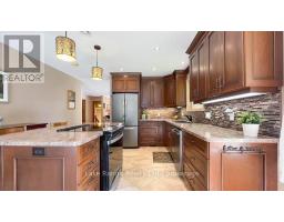 201 SHADYWOOD CRESCENT - 4