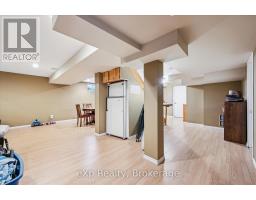 39 CELIA CRESCENT - 31