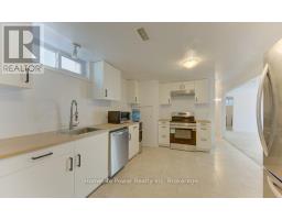 136 DUNSMERE DRIVE - 13