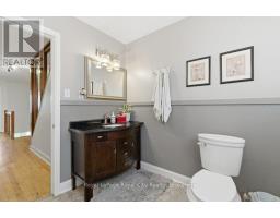 104 KATHLEEN STREET - 32