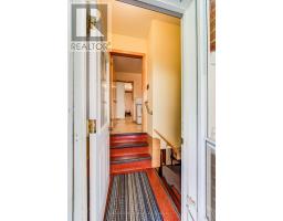 104 ELGIN CRESCENT - 19
