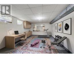 104 ELGIN CRESCENT - 21