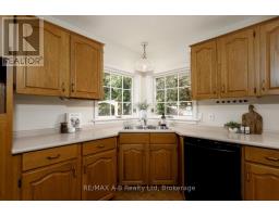 38 MURRAY HILL ROAD - 15