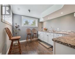 104 HARRIS CRESCENT - 35