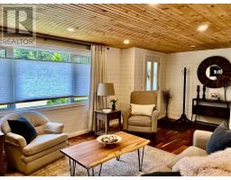 206 CHESTNUT DRIVE - 5