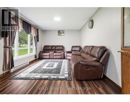 4094 QUEEN STREET - 8