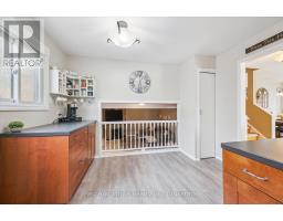 24 BYTON LANE - 14