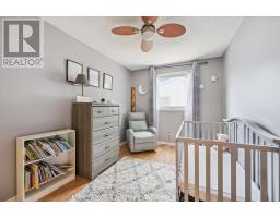 24 BYTON LANE - 16