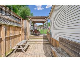 24 BYTON LANE - 30