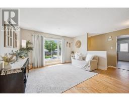 24 BYTON LANE - 8