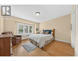 94 KORTRIGHT ROAD E - 19