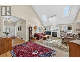 94 KORTRIGHT ROAD E - 7
