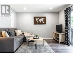 112 KATHRYN CRESCENT - 14