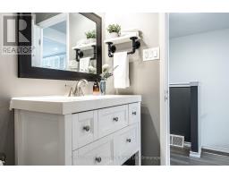 112 KATHRYN CRESCENT - 27
