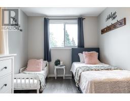 112 KATHRYN CRESCENT - 29